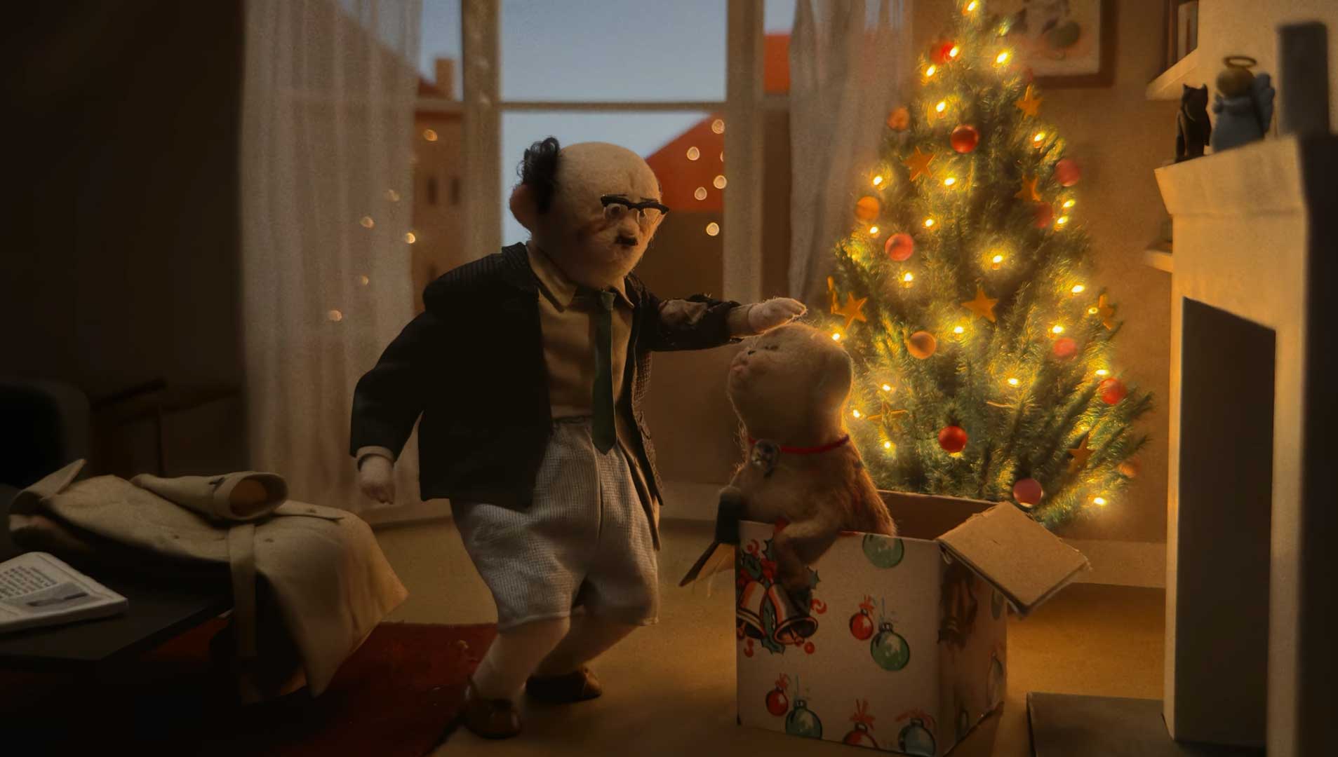 Apple Fuzzy Feelings holiday spot Anna Mantzaris | STASH MAGAZINE