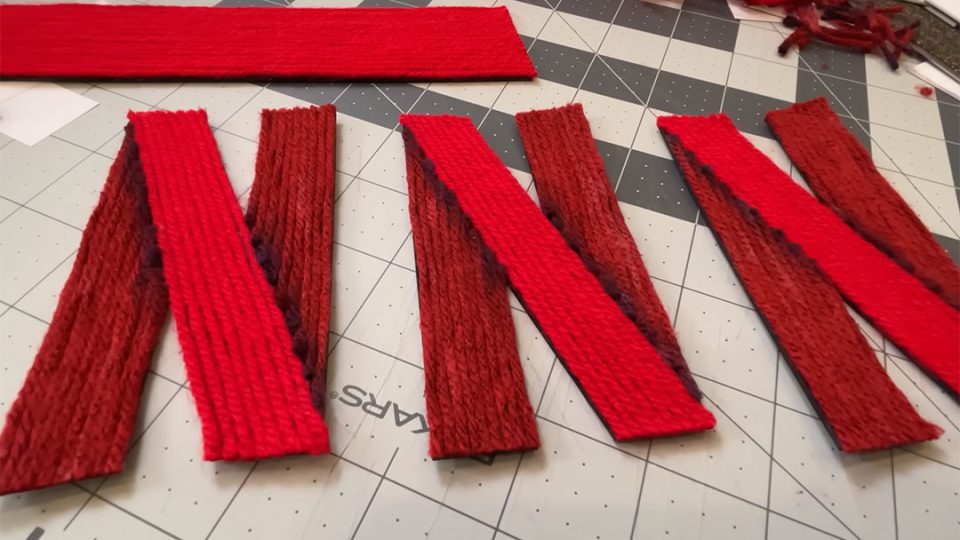 Kevin Parry Recreates the Netflix Logo Animation with Yarn | STASH MAGAZINE