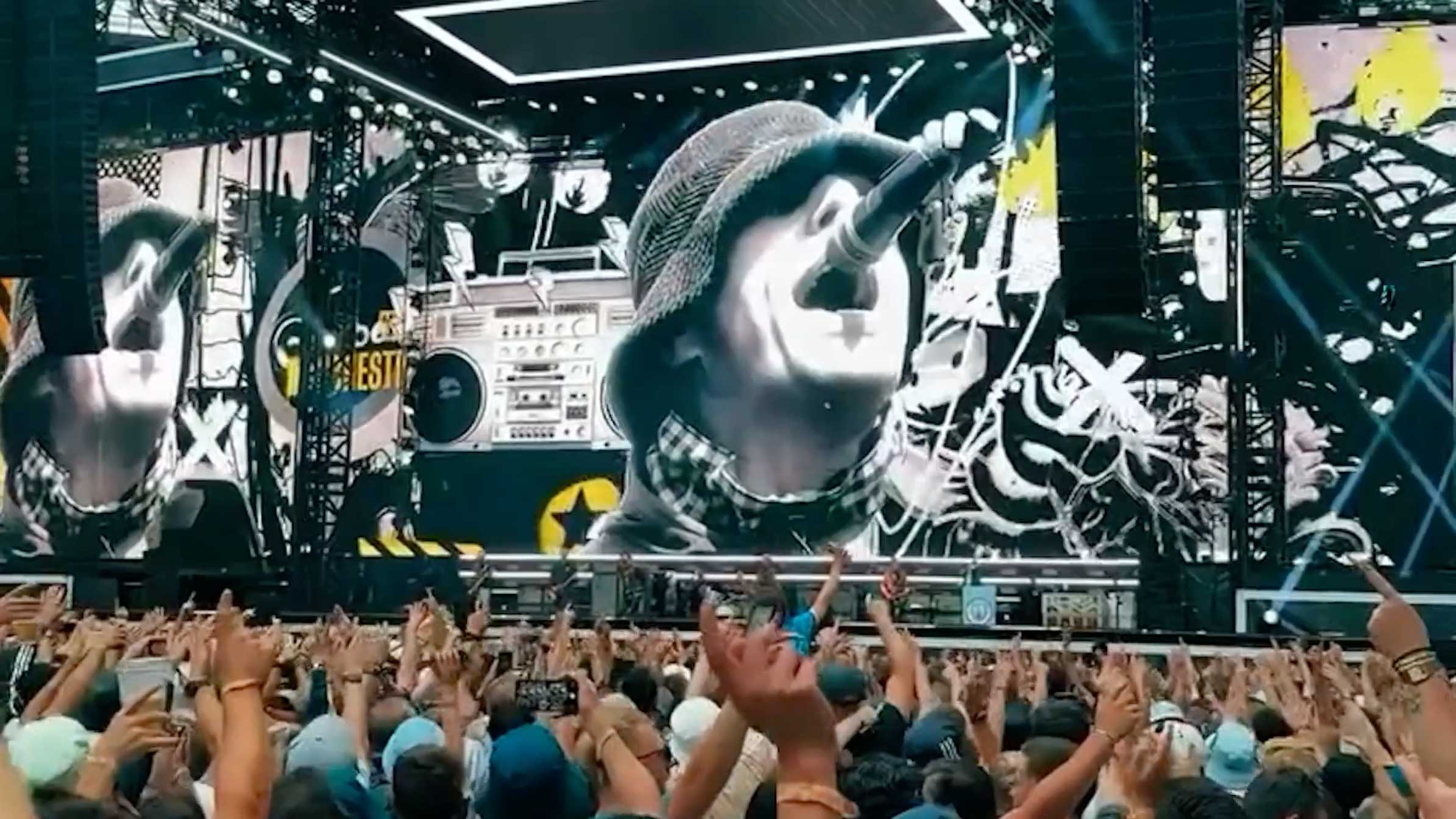 Oasis Live 25 Tour Visuals by Chris Curtis and I’m Your Boss | STASH MAGAZINE