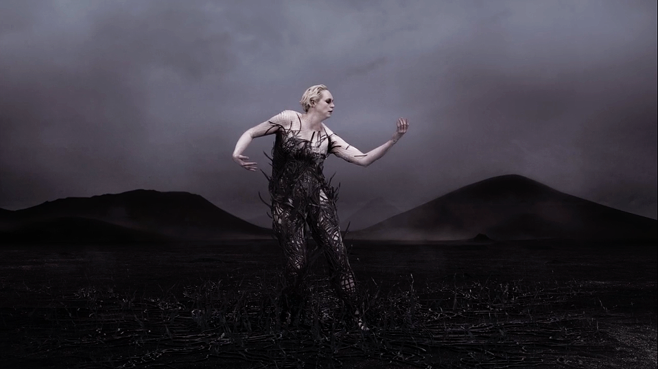 Gwendoline Christie The Dress | STASH MAGAZINE