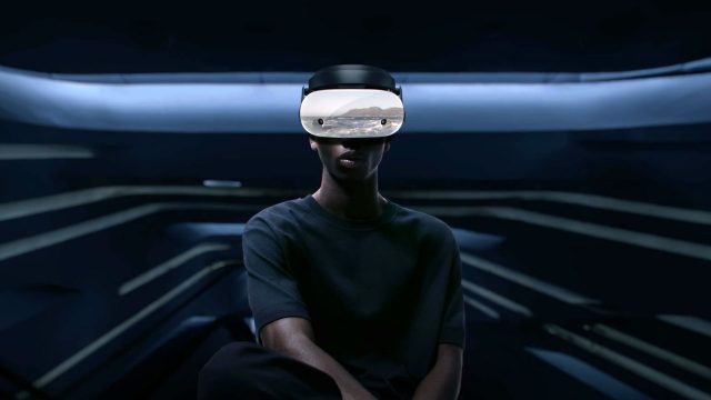 Aleksandr Smirnov Immerses You in Style for Samsung's HMD Odyssey+ VR Headset