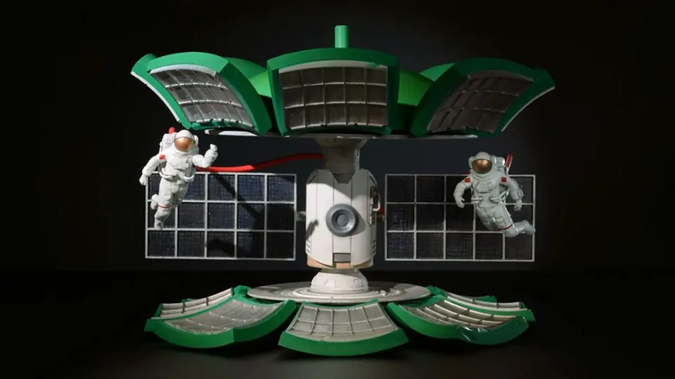 PES Het Klokhuis Title Sequence | STASH MAGAZINE